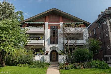 2577 Overlook Rd #E-3 Cleveland Heights, OH 44106