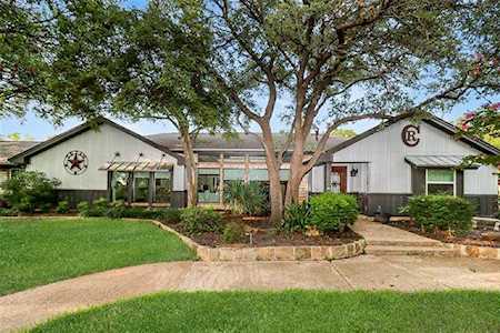 900 Moore Road Mansfield, TX 76063