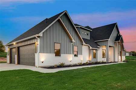 700 Glade Park Court Azle, TX 76020