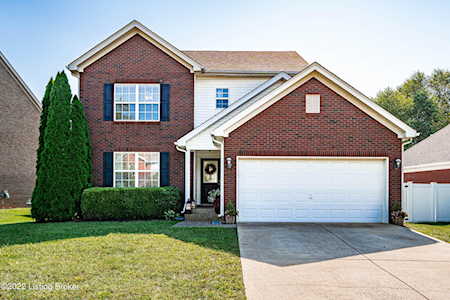 7003 Black Walnut Cir Louisville, KY 40229