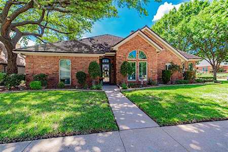 1800 Rollingwood Court Bedford, TX 76021