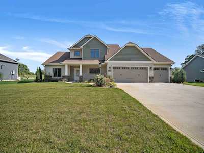 7828 E Cherokee Road Syracuse, IN 46567