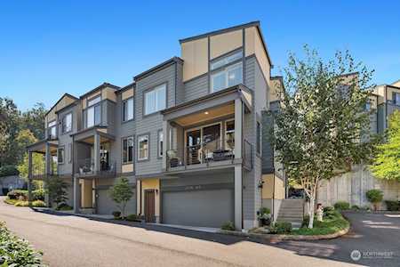 2958 76th Place SE #103 Mercer Island, WA 98040