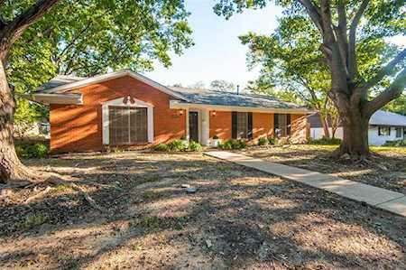 1702 Capetown Drive Grand Prairie, TX 75050