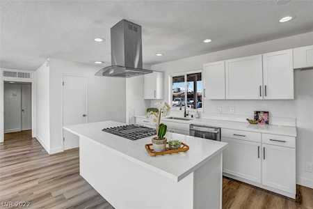 2217 Dune Dr Las Vegas, NV 89106
