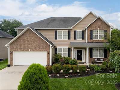 122 Wildbriar Rd Fletcher, NC 28732