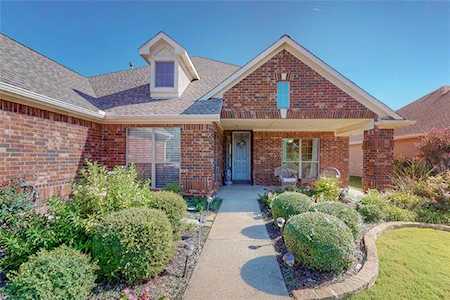 9044 Crestview Drive Denton, TX 76207