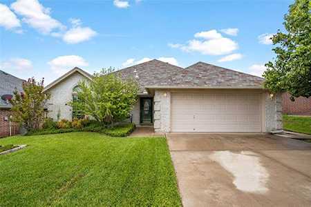 6901 Cheatham Drive Watauga, TX 76148