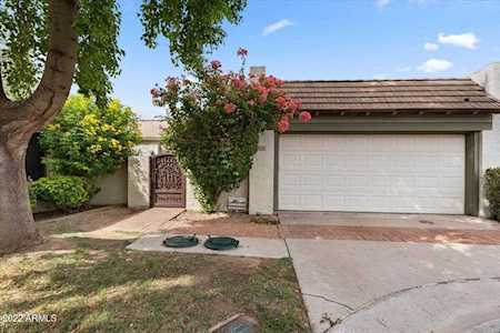 106 E Echo Lane Phoenix, AZ 85020