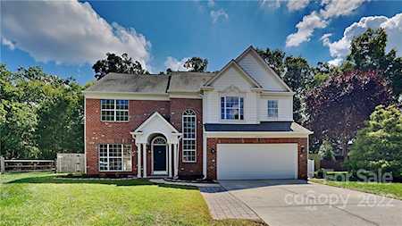6007 Chinaberry Ct Charlotte, NC 28269
