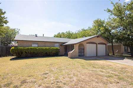 6105 Lalagray Lane Watauga, TX 76148