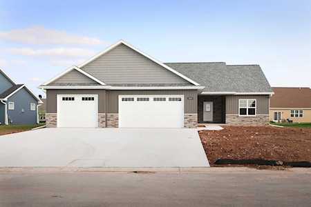 1973 Mimosa Ln Neenah, Village of Fox Crossing, WI 54956