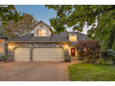 11945 SE Sunny Happy Valley, OR 97086