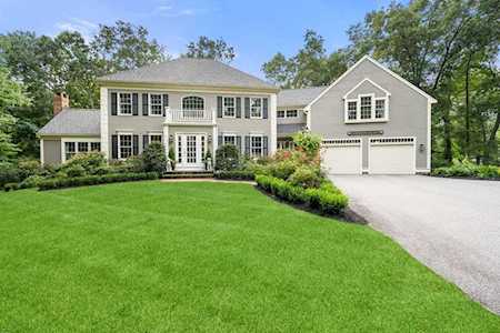 15 Ledgewood Farm Dr Cohasset, MA 02025