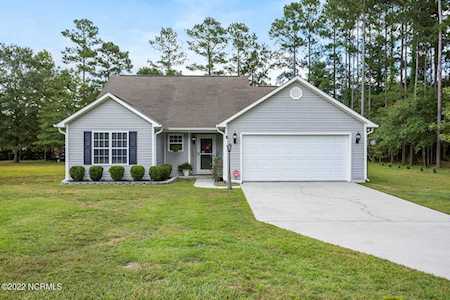 7811 Old River Road Burgaw, NC 28425