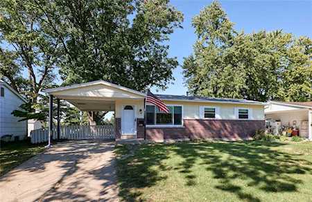 1735 Deborah Dr Florissant, MO 63031