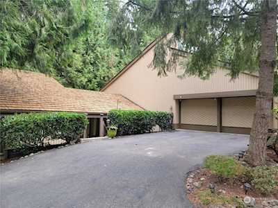 2410 Sahalee Dr W Sammamish, WA 98074
