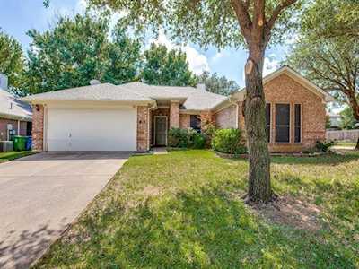318 Thousand Oaks Drive Lake Dallas, TX 75065
