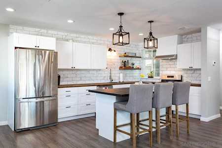 2901 Jody Ln Oceanside, CA 92056
