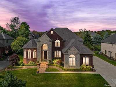 61267 Crown Point Washington, MI 48094