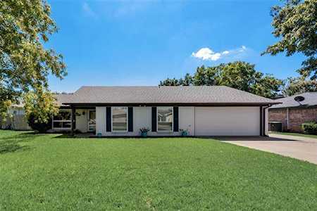 705 Tahiti Drive Granbury, TX 76048