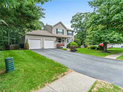 38 Woodmist Circle Coventry, RI 02816