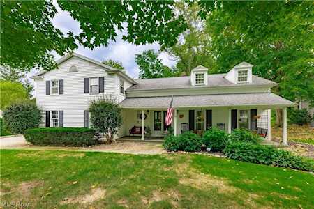 17531 Merry Oaks Trl Chagrin Falls, OH 44023