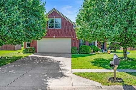 6120 N Woods Edge Dr Mccordsville, IN 46055