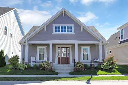 10891 Mossy Rock Dr Fishers, IN 46038