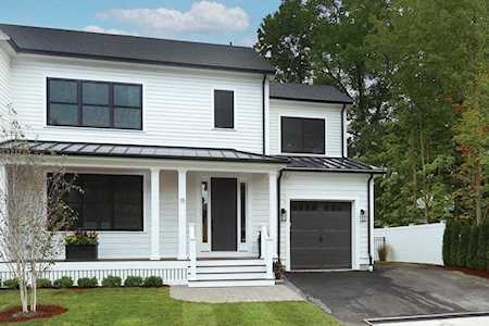 17 Dale St #17 Newton, MA 02460