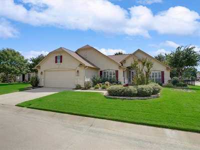 8929 Crestview Drive Denton, TX 76207