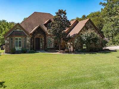 212 Overton Ridge Circle Weatherford, TX 76088