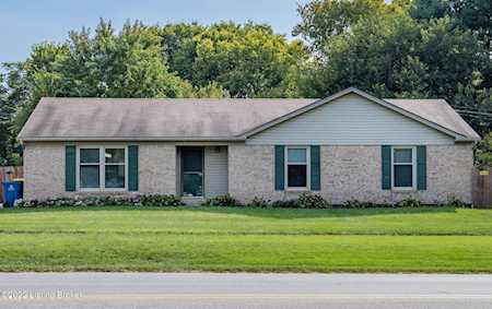7716 Six Mile Ln Louisville, KY 40220