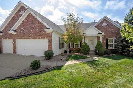 1045 Speckledwood Manor Ct Chesterfield, MO 63017