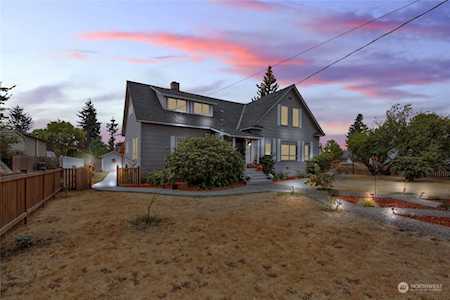 310 E Highland Dr Arlington, WA 98223