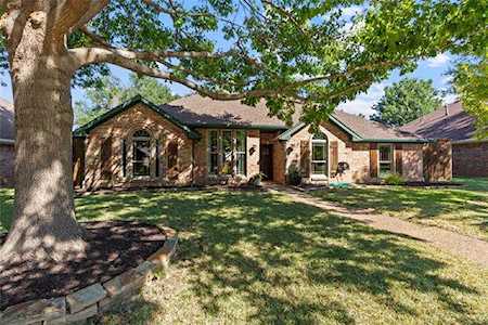 6816 Sweetwater Drive Plano, TX 75023