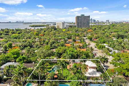 801 NE 74th St Miami, FL 33138