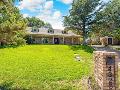 4320 Ridglea Country Club Drive Benbrook, TX 76126