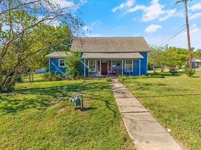 309 W Godley Avenue Godley, TX 76044