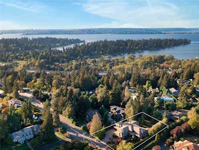9028 NE 28th St Clyde Hill, WA 98004