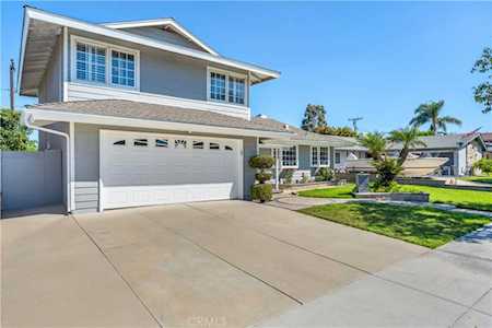 6271 Farinella Dr Huntington Beach, CA 92647