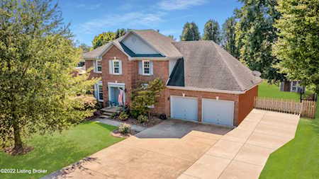 1067 Cobblestone Cir Shepherdsville, KY 40165