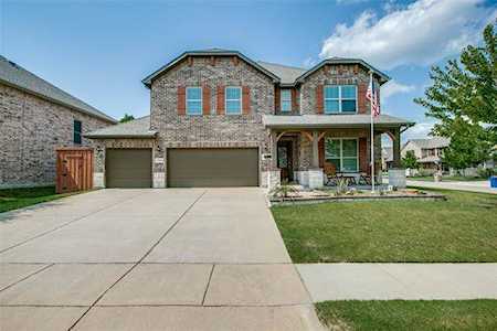 1743 Crescent Oak Street Wylie, TX 75098