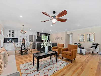 621 Watkins Glen Dr St Charles, MO 63304