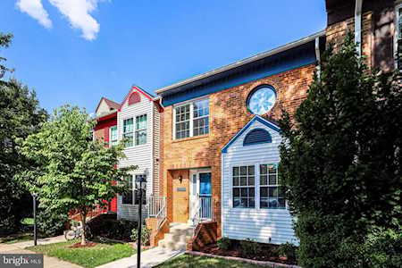 5905 High Meadow Rd Alexandria, VA 22310