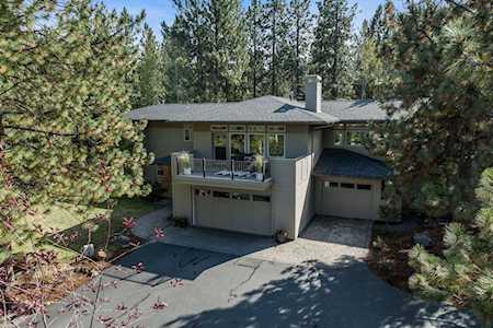2589 NW Champion Circle Bend, OR 97703