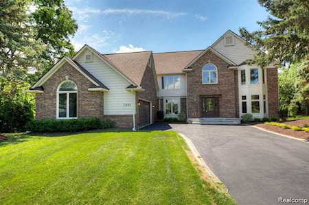3895 Ranya Commerce Twp, MI 48382
