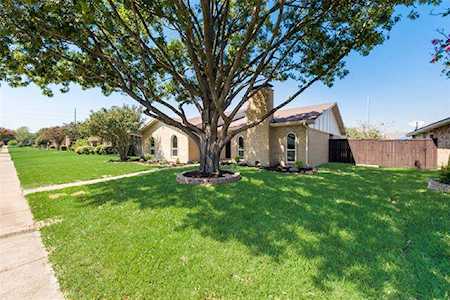 2913 Esquire Lane Garland, TX 75044