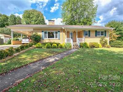 496 Shelton St Waynesville, NC 28786