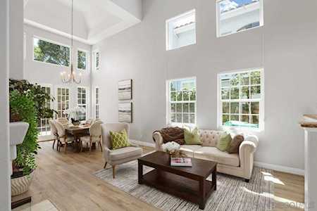 4325 Corte De La Fonda San Diego, CA 92130